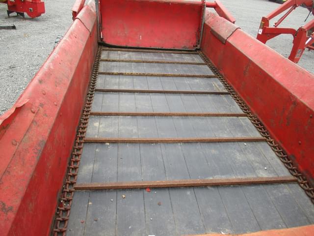 Image of New Holland 155 equipment image 2