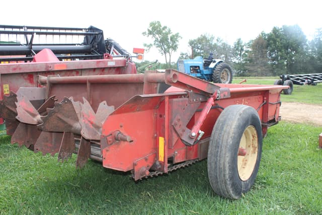 Image of New Holland 155 equipment image 2