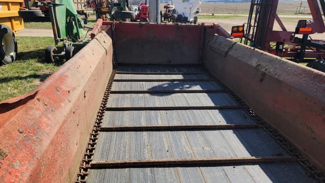 Image of New Holland 155 equipment image 3