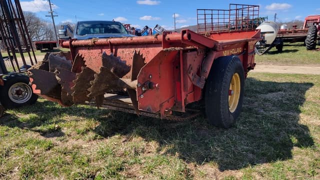 Image of New Holland 155 equipment image 4