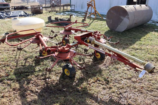 Image of New Holland 163 equipment image 1