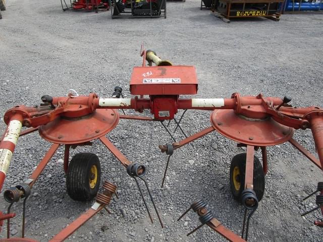 Image of New Holland 163 equipment image 2