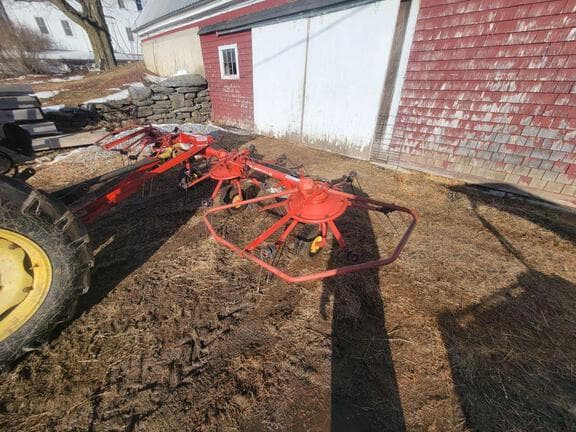 Image of New Holland 163 equipment image 3