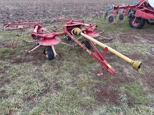 Image of New Holland 163 equipment image 1