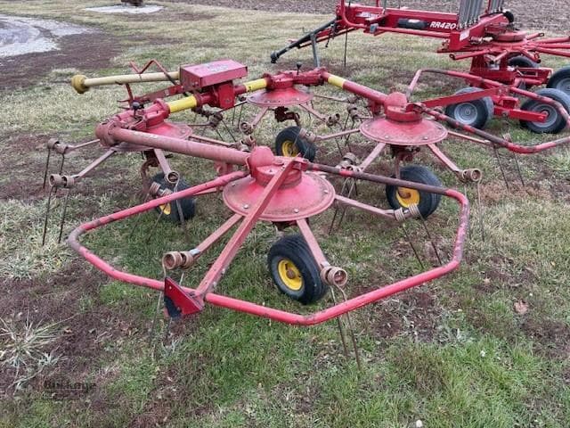 Image of New Holland 163 equipment image 3