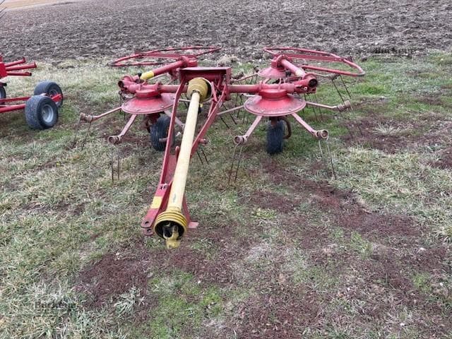 Image of New Holland 163 equipment image 4