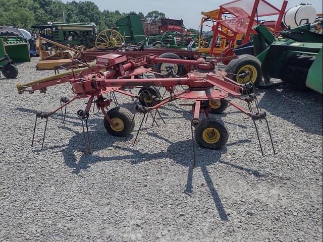 Image of New Holland 163 equipment image 4