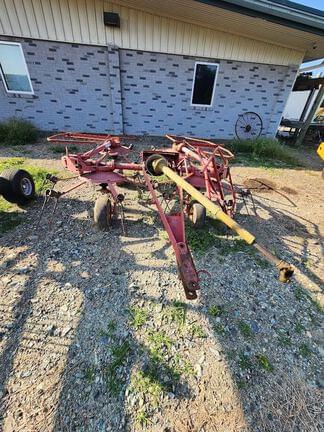 Image of New Holland 163 equipment image 2