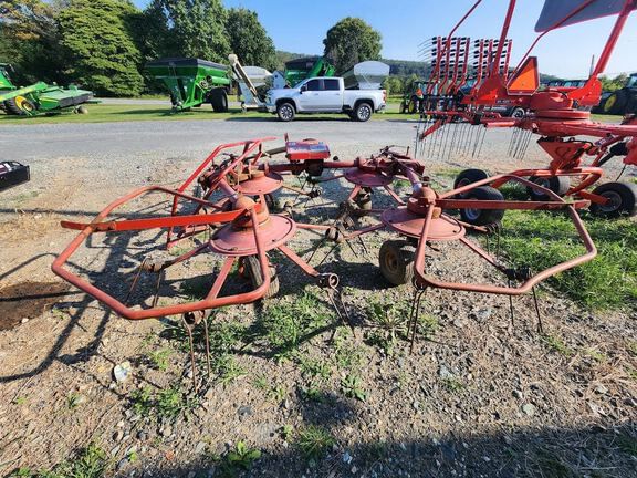 New Holland 163 Equipment Image0