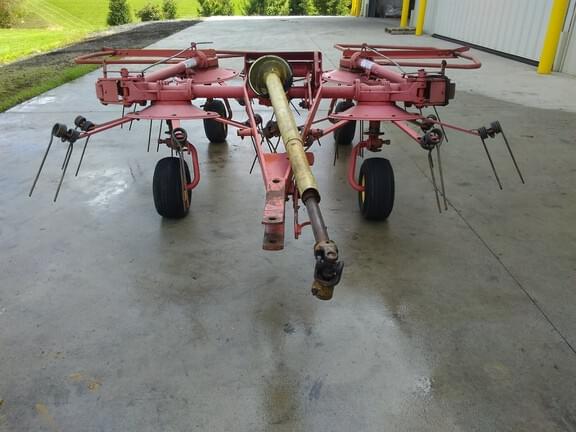 Image of New Holland 163 equipment image 4