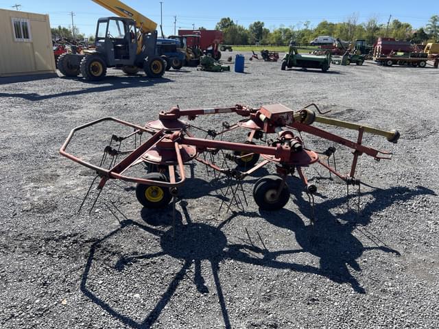 Image of New Holland 163 equipment image 2