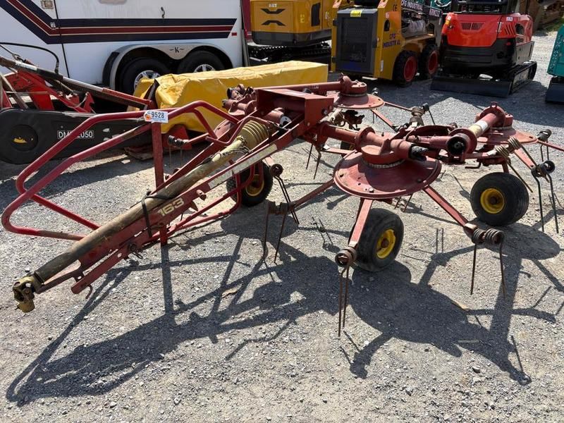 New Holland 163 Equipment Image0