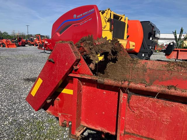 Image of New Holland 165 equipment image 3