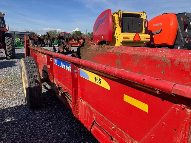 Image of New Holland 165 equipment image 2