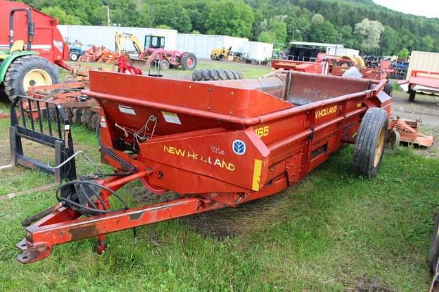 Image of New Holland 165 equipment image 2