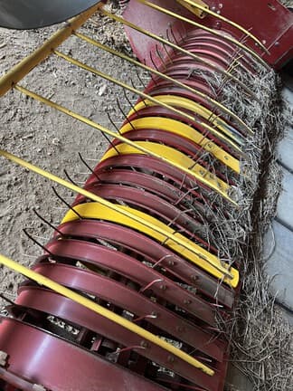 Image of New Holland 166 equipment image 3