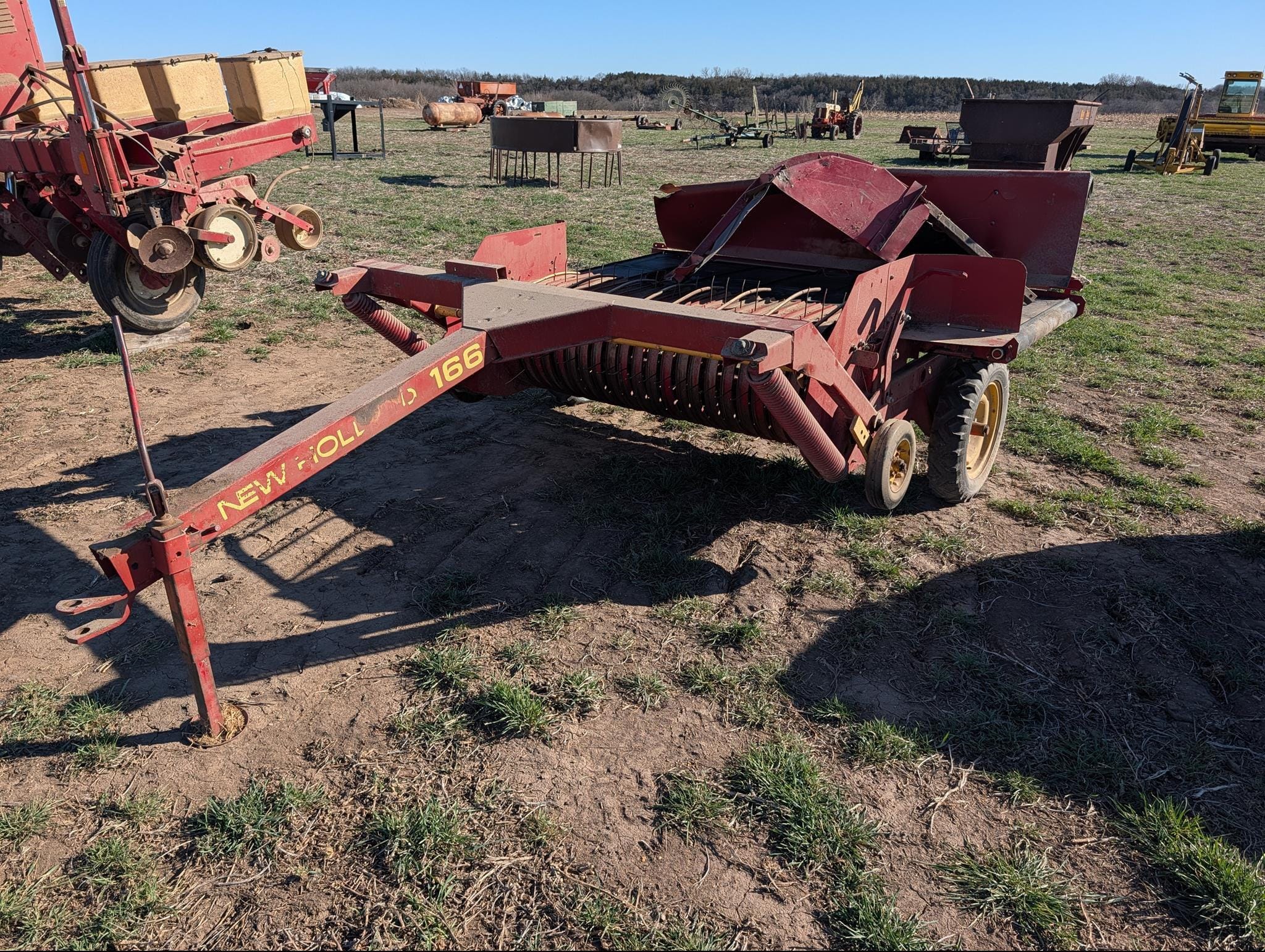 New Holland 166 Equipment Image0