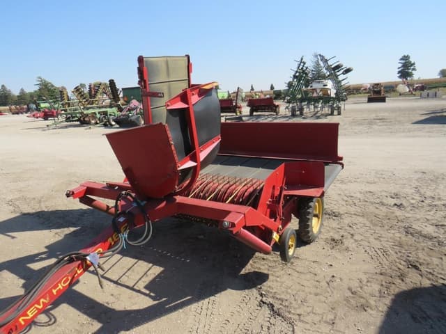 Image of New Holland 166 equipment image 1