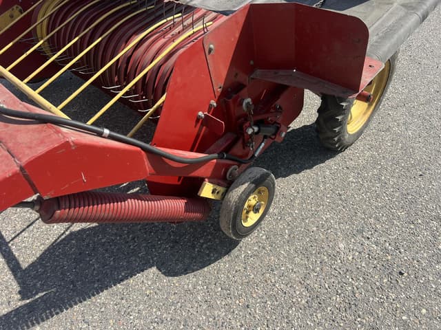 Image of New Holland 166 equipment image 2