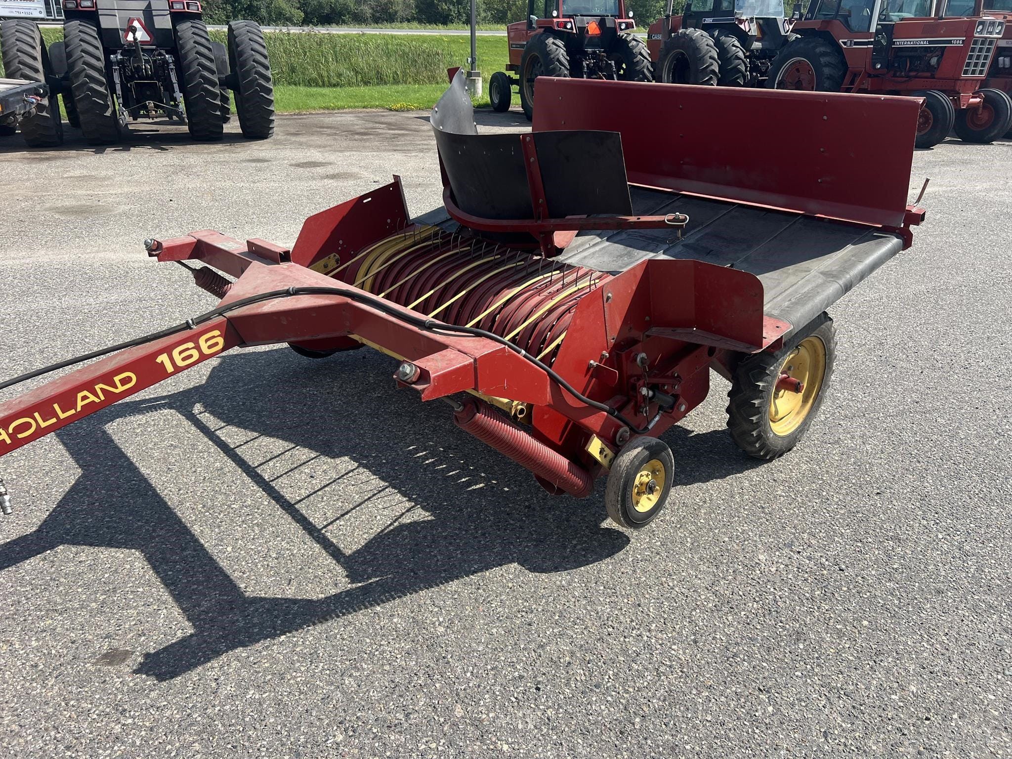 New Holland 166 Equipment Image0