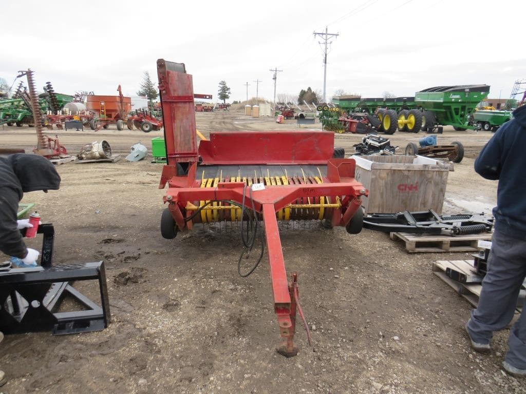 Image of New Holland 166 Image 0