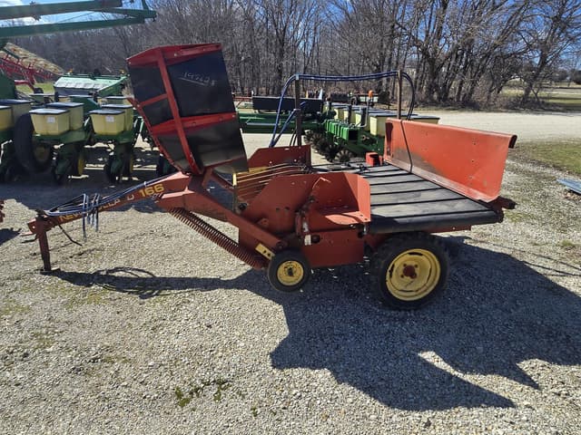 Image of New Holland 166 equipment image 1