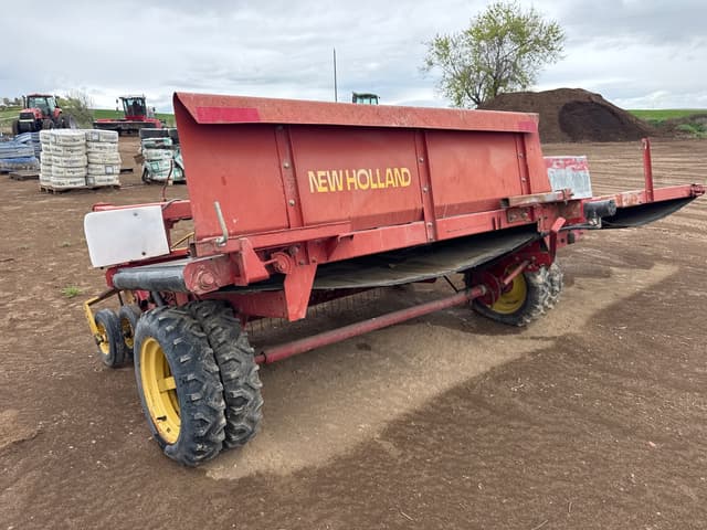 Image of New Holland 166 equipment image 4