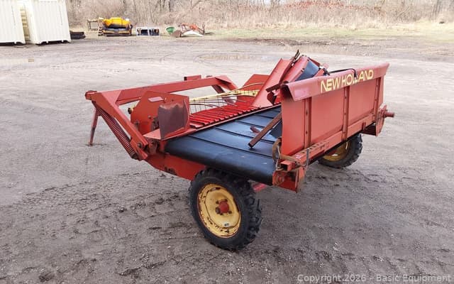 Image of New Holland 166 equipment image 4