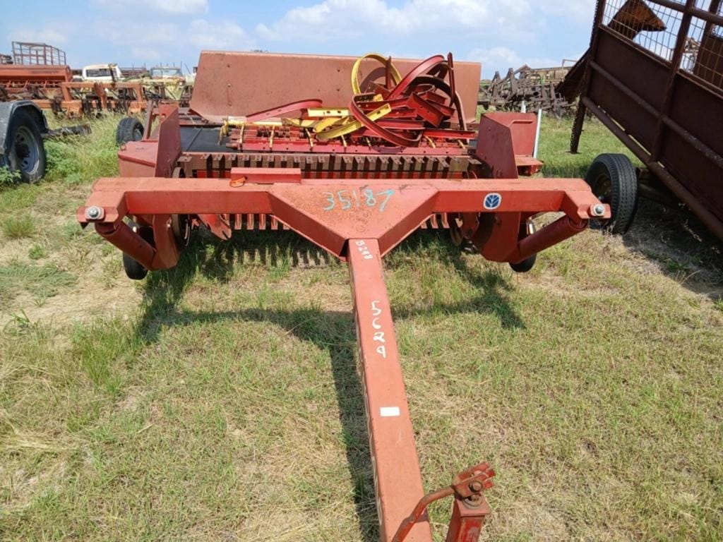 New Holland 166 Equipment Image0
