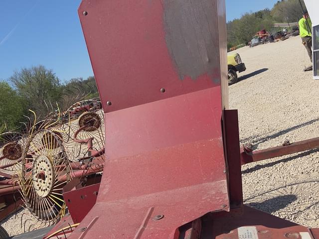 Image of New Holland 166 equipment image 2