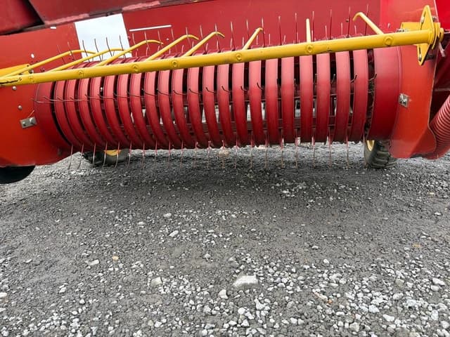 Image of New Holland 166 equipment image 2