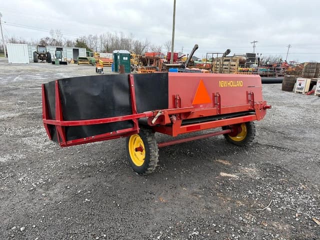 Image of New Holland 166 equipment image 4