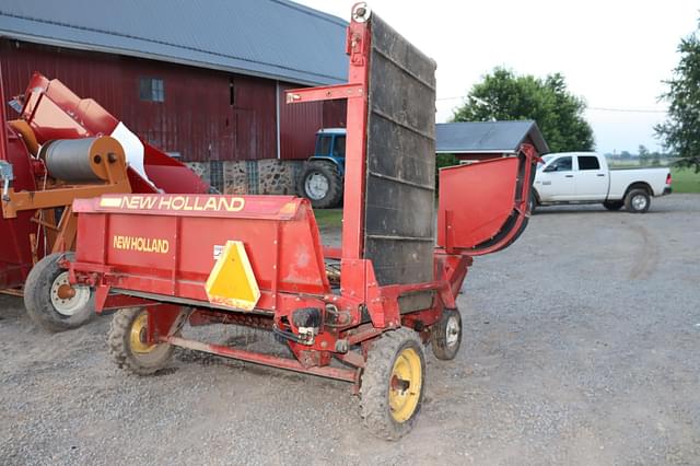Image of New Holland 166 equipment image 4