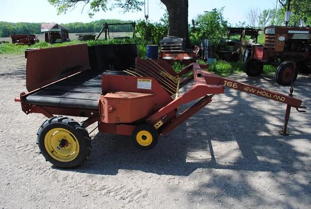 Image of New Holland 166 equipment image 4