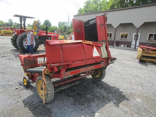 Image of New Holland 166 equipment image 3