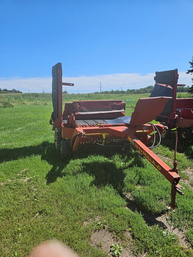 Image of New Holland 166 equipment image 4