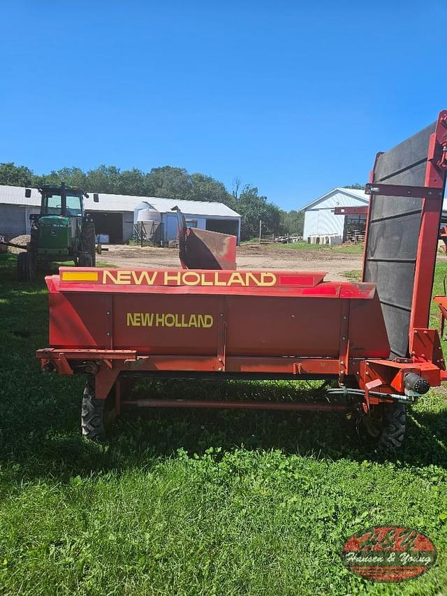 Image of New Holland 166 equipment image 3