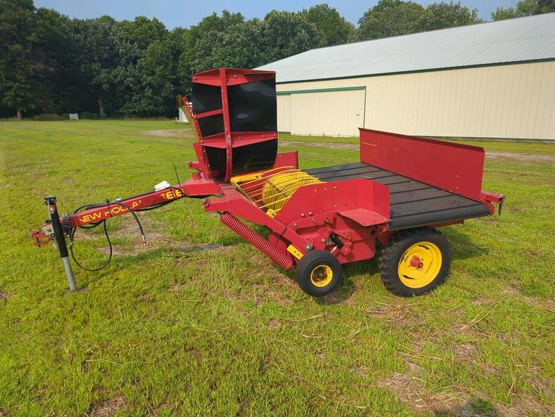 New Holland 166 Equipment Image0