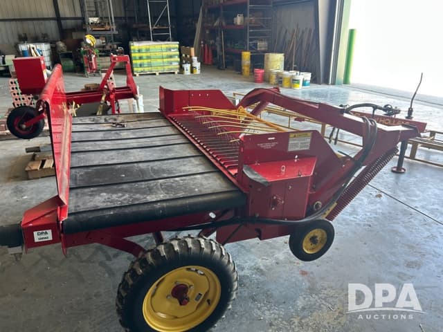 Image of New Holland 166 equipment image 1