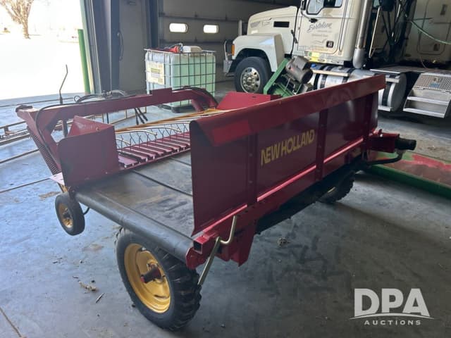 Image of New Holland 166 equipment image 3