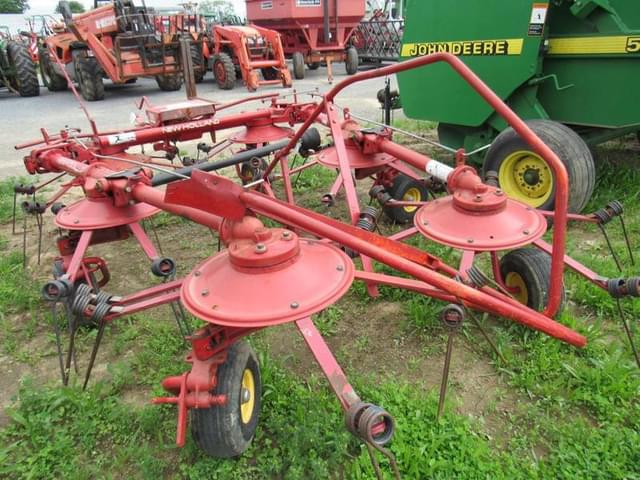 Image of New Holland 169 equipment image 3