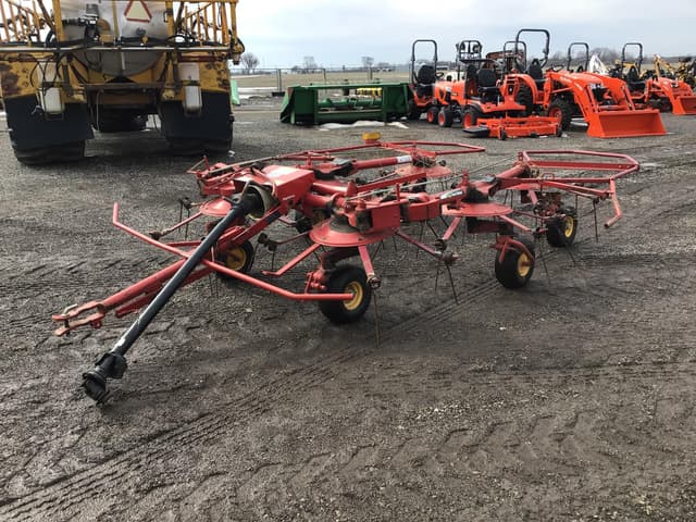 Image of New Holland 169 equipment image 2