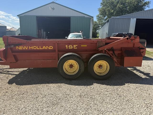 Image of New Holland 195 equipment image 4