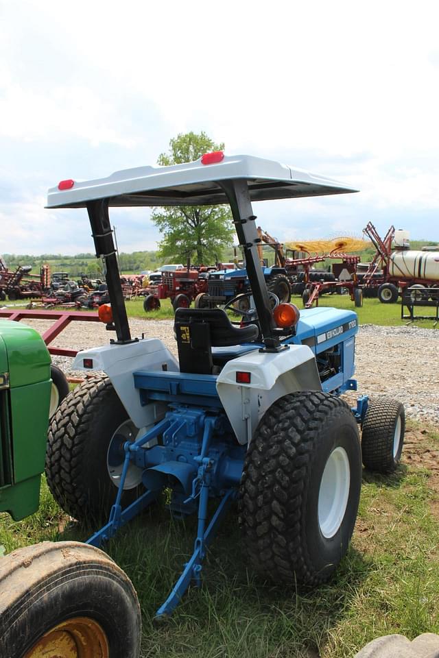 Image of New Holland 1720 equipment image 4