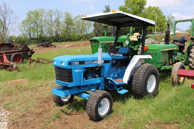 Image of New Holland 1720 equipment image 1