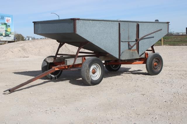 Image of New Holland 180 equipment image 1