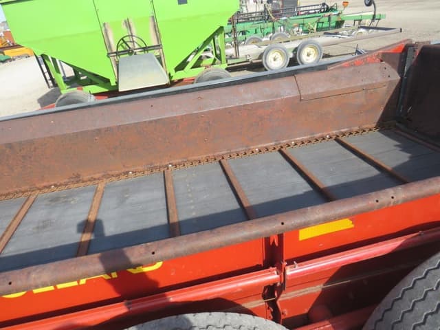 Image of New Holland 185 equipment image 2