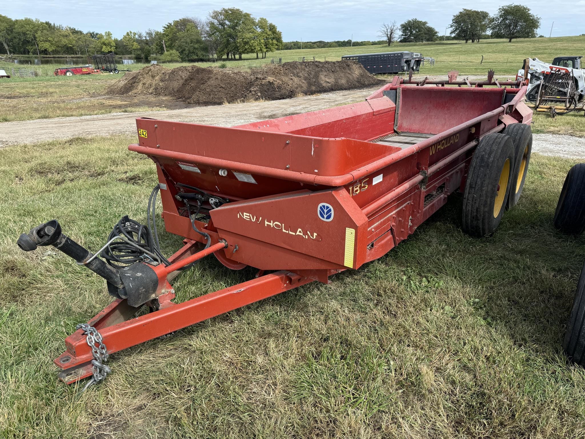 Main image New Holland 185