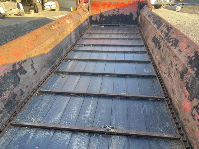 Image of New Holland 185 equipment image 2