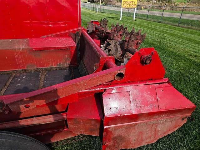 Image of New Holland 185 equipment image 3